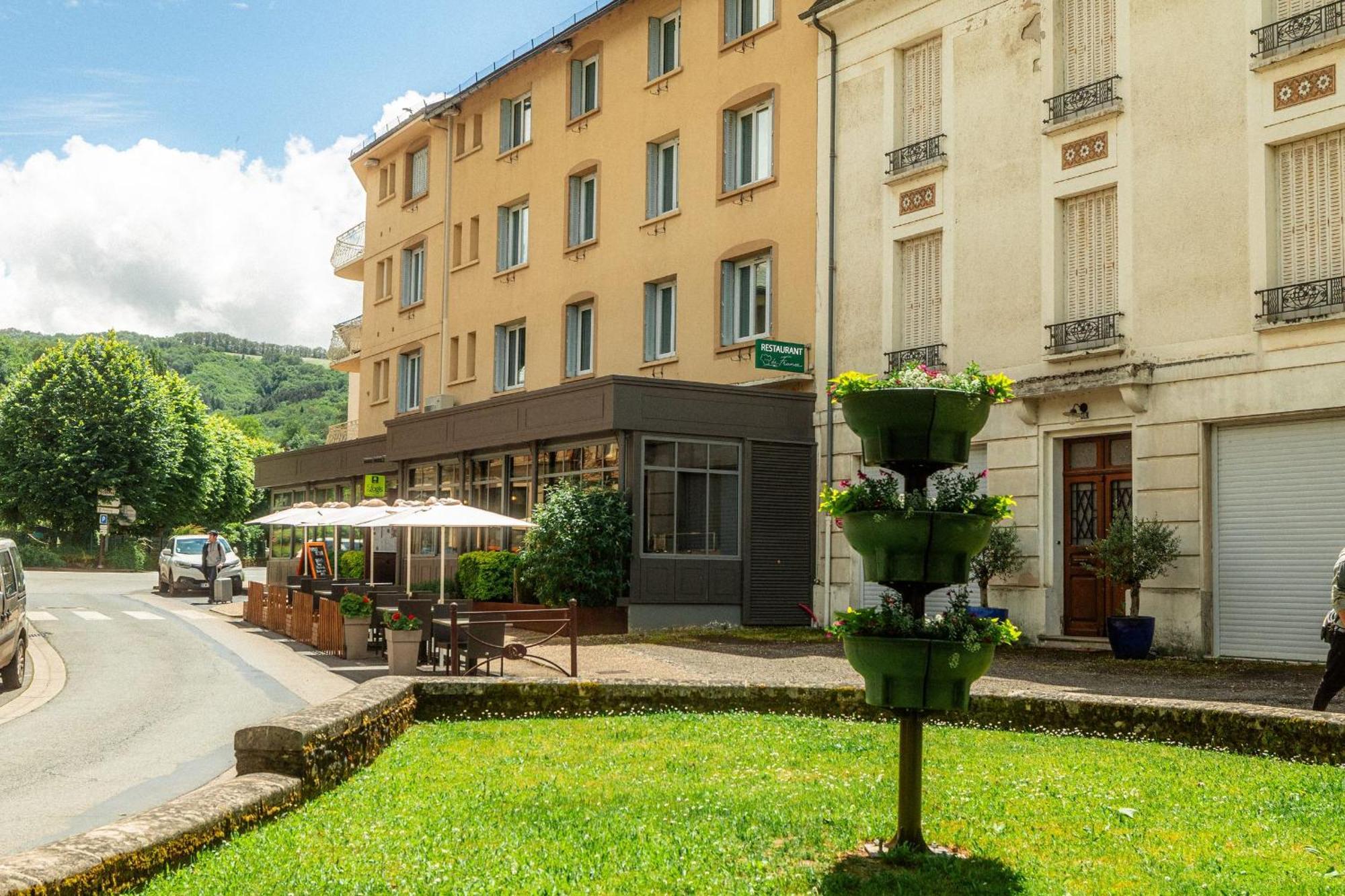 Logis Hotel Restaurant De France Saint-Geniez-dʼOlt Exteriör bild